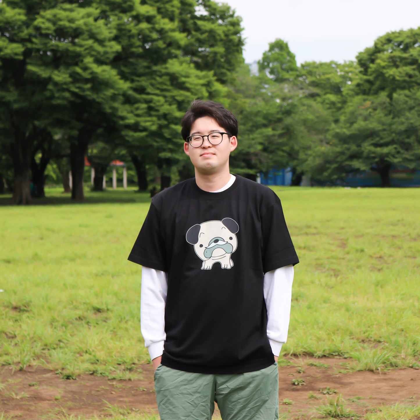 パグTシャツ